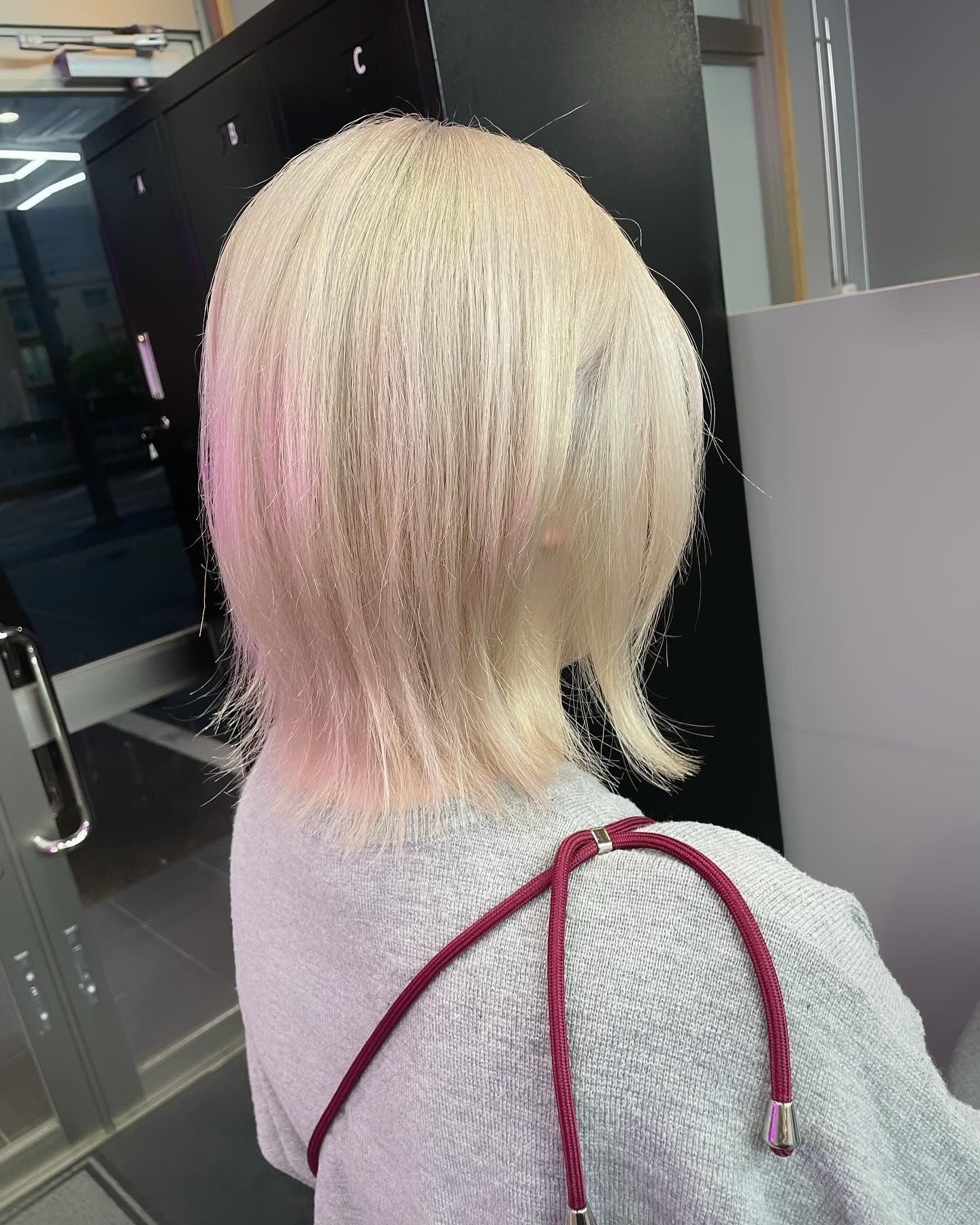 White colorstylist@miyakou_vim ブリーチ2回〜#沖縄美容室 #沖縄市美容室 #泡瀬美容室 #ホワイトカラー #ブリーチ #タブルカラー