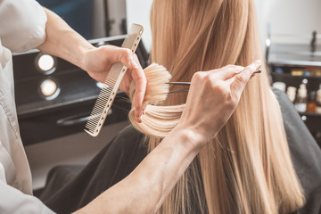 【沖縄県沖縄市】透明感カラーを叶えるアッシュデザイン｜VIM hair 泡瀬店が提案する赤みのない洗練スタイル｜VIM hair 泡瀬店