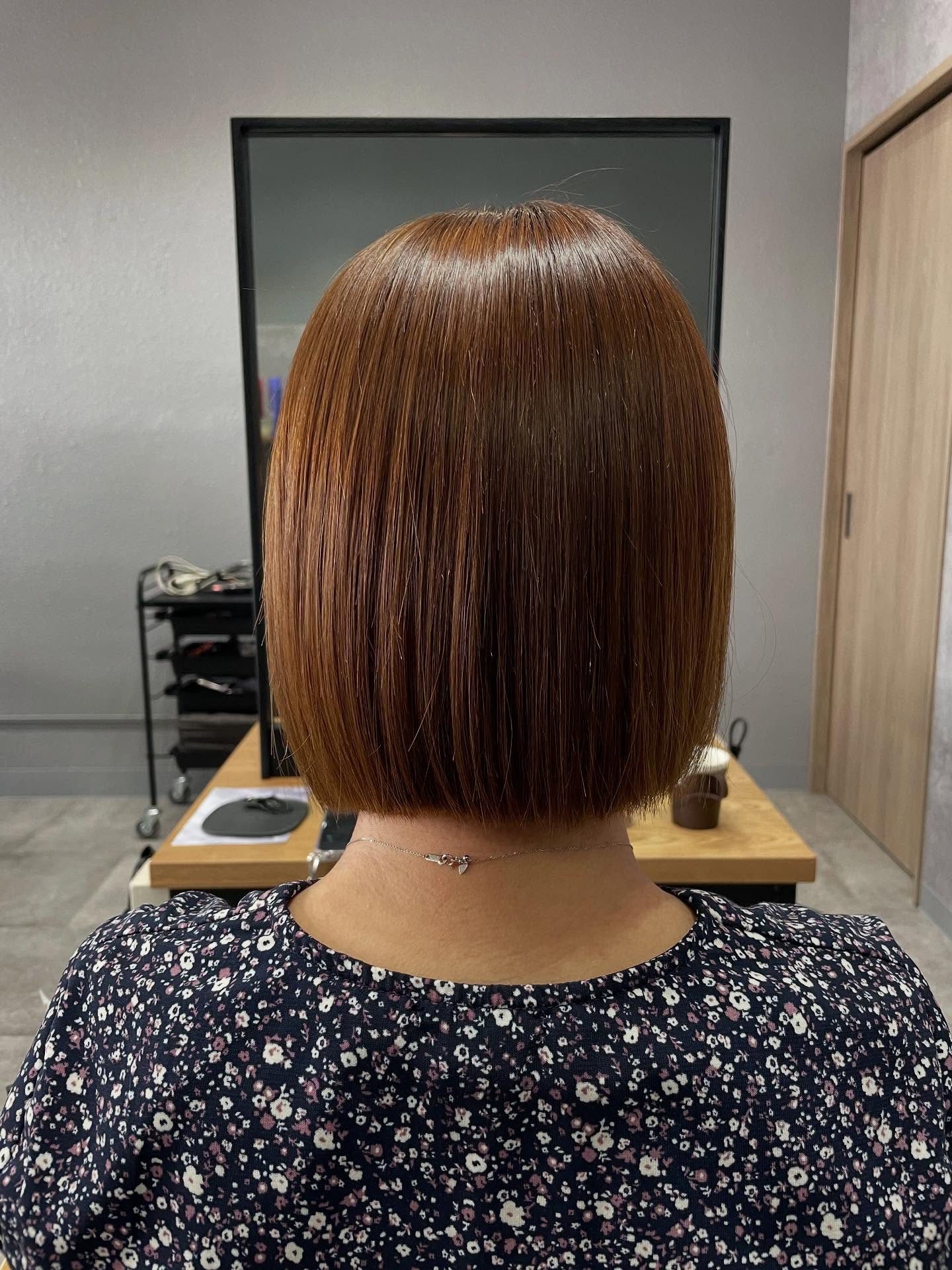 ボブの縮毛矯正扱いやすい自然なストレートでお手入れ楽チン‍♀️艶々サラサラ手触り気持ちいい縮毛矯正お任せくださいご予約はプロフィールリンクからお待ちしております♡スタイリストAKIVIMhair北谷店〒904-0116沖縄県中頭郡北谷町北谷1-8-8コーポサングレイス103098-975-6500#縮毛矯正美容室#縮毛矯正 #髪質改善 #美髪矯正#酸性ストレート#前髪縮毛矯正#ストレート#うねり髪対策#広がる髪対策#湿気対策#艶髪#ナチュラル#髪質改善ストレート#沖縄美容室#那覇美容室#小禄美容室#宜野湾美容室#北谷美容室#沖縄市美容室#泡瀬美容室#うるま美容室