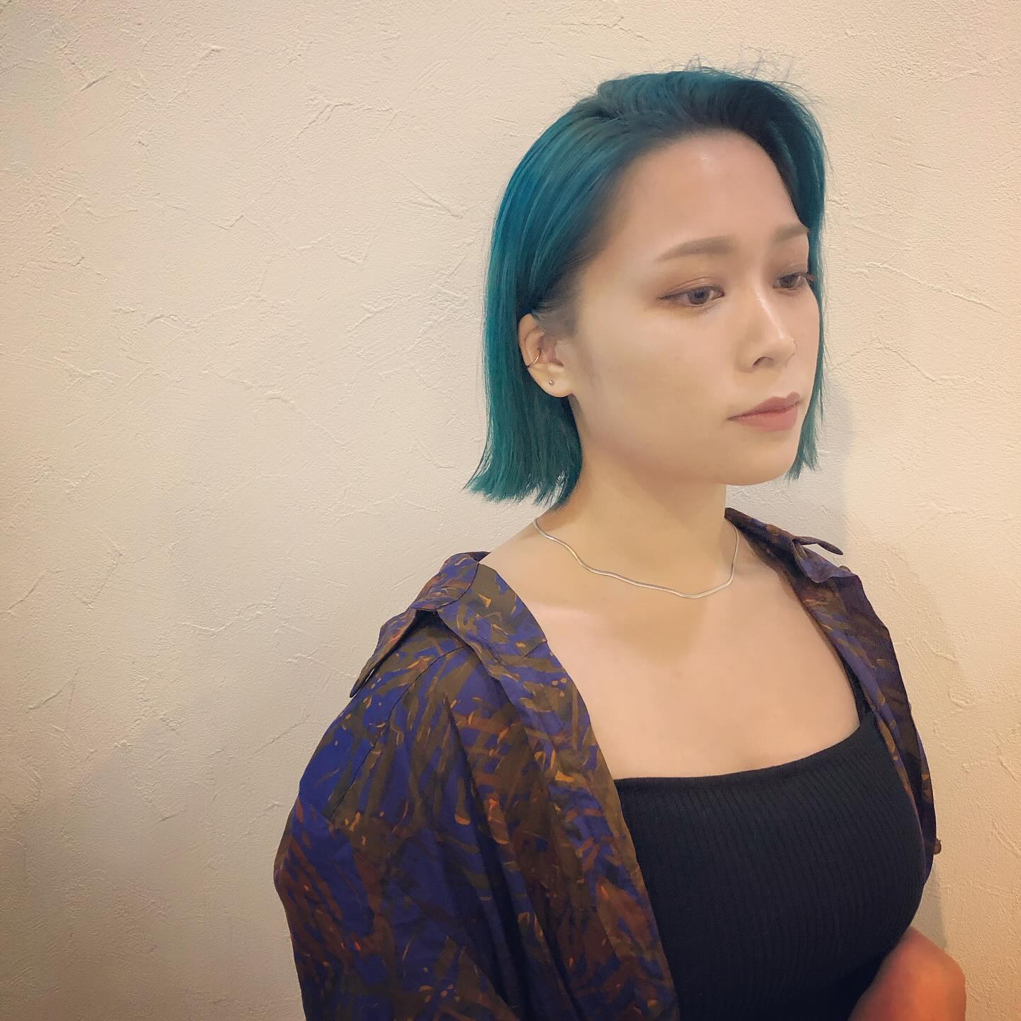 こんにちはVIM hair金城店です♪クリスマスに向けて派手髪にチャレンジしませんか？🥺一度ブリーチを施術して再度ヘアカラーをかさねることにより透明感と色味どちらも表現可能になりますやってみたい色味などあれば一度ご相談くださいVIM hair金城店那覇市金城5-7-14エクセルビル1階#那覇市美容室#VIM hair#小禄#髪質改善トリートメント#ブリーチカラー