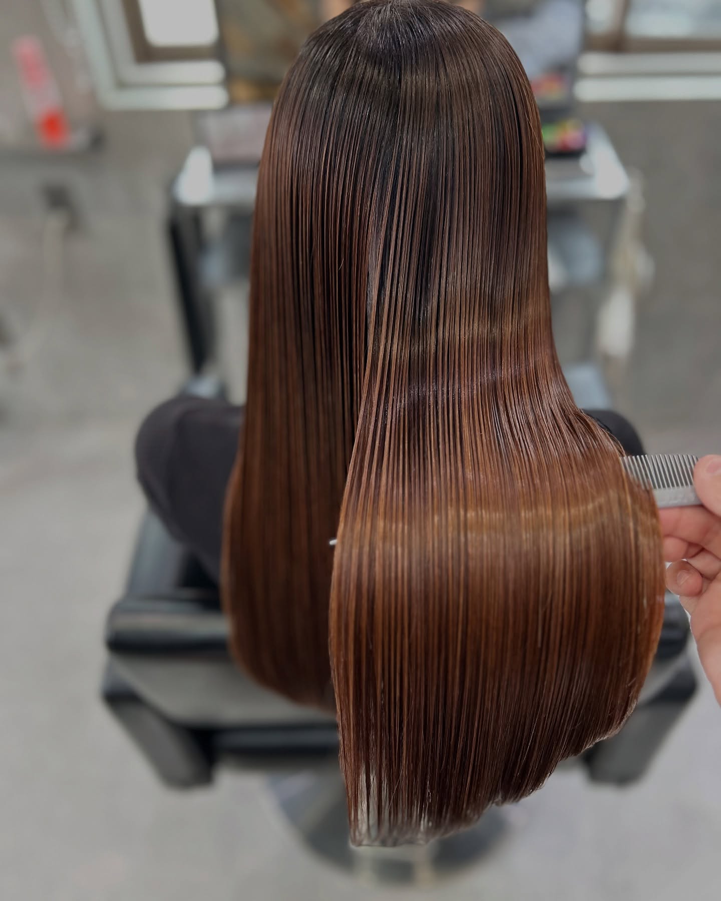 VIM hair小禄店　こだわりのストレートスタイルお客様1人1人のなりたいを叶えるサロン当サロンにお任せ下さい#vimhair#沖縄美容室#那覇美容室#小禄美容室#縮毛矯正#酸性ストレート#ストレート#シャドールーツ#バレイヤージュ#ブリーチ#カラー#ベージュ#アッシュ#ハイライト#白髪ぼかし#美容室#ヘアサロン#ホワイトカラー#ホワイトベージュ#メンズヘア#hair#color#breach#hairsalon#ロング#那覇市美容室#美容室#艶髪トリートメント#レイヤーカット#ショートカット
