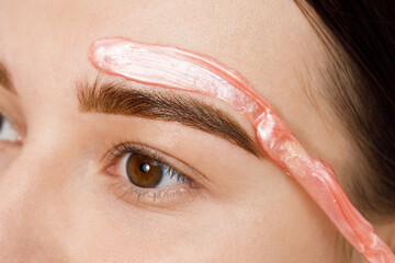 ワックス脱毛で産毛をすっきり！「Riliy eyelash」で体験する沖縄県、那覇市の専門的ケア