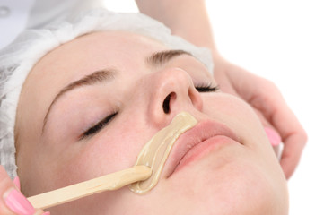 ニキビがあるときのワックス脱毛は可能？専門サロンが丁寧解説｜Riliy eyelash（沖縄県那覇市）