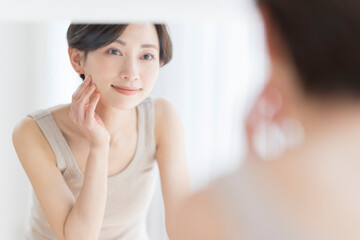 ニキビがあるときのワックス脱毛は可能？専門サロンが丁寧解説｜Riliy eyelash（沖縄県那覇市）