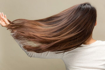 沖縄県うるま市のVIM hair うるま店が教える白髪ぼかし×ハイライトのセルフケア完全ガイド |VIM hair うるま店