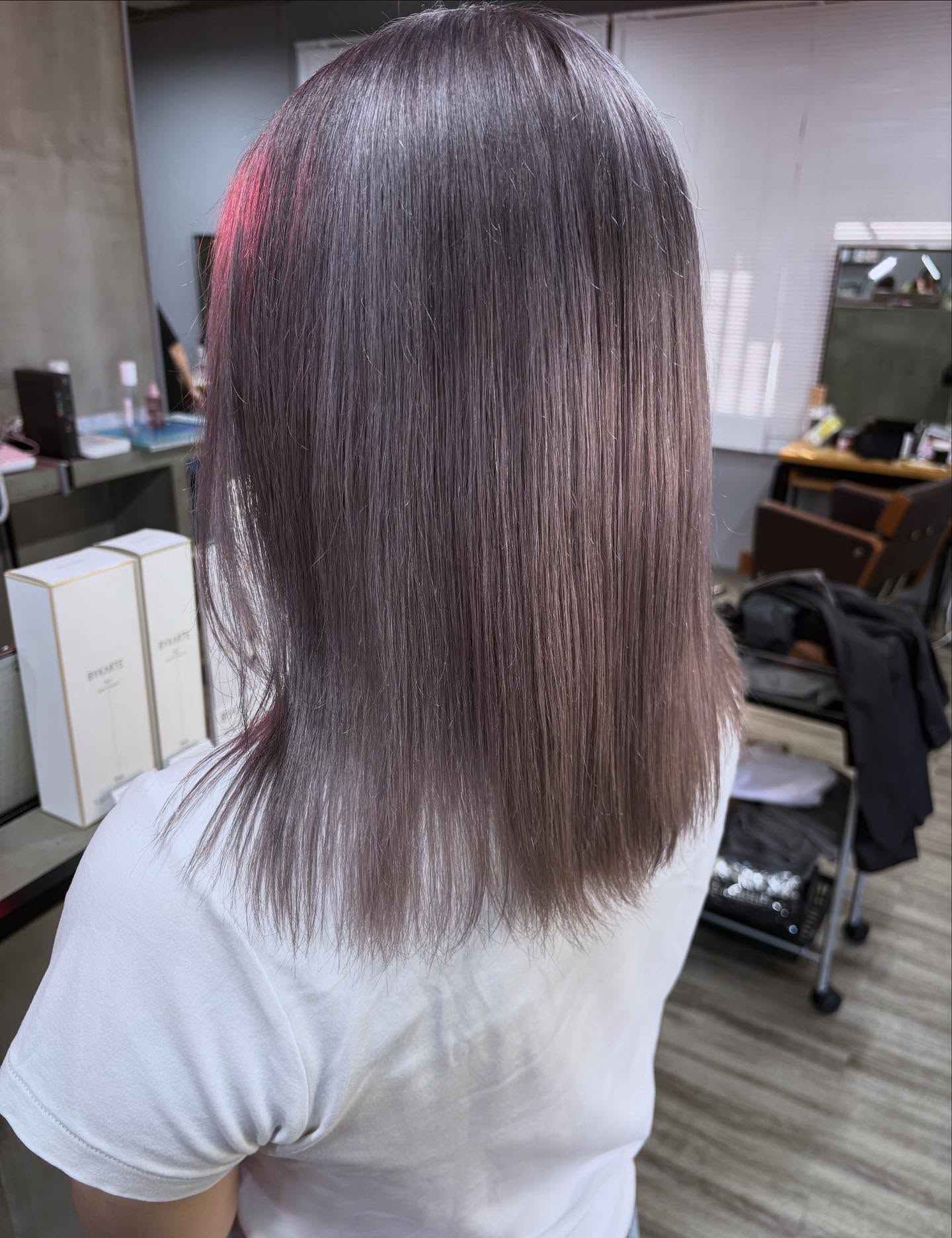 .ラベンダーシルバー🫐.#沖縄美容室#うるま美容室#カラー#ブリーチ#ケアブリーチ#ブリーチなし#縮毛矯正#ストレート#髪質改善#トリートメント#ハイライト#インナーカラー#バレイヤージュ#シャドールーツ#カット#ヘアセット#ヘアアレンジ#白髪染め#白髪ぼかし#フィヨーレ#沖縄移住#沖縄美容師#vimhair