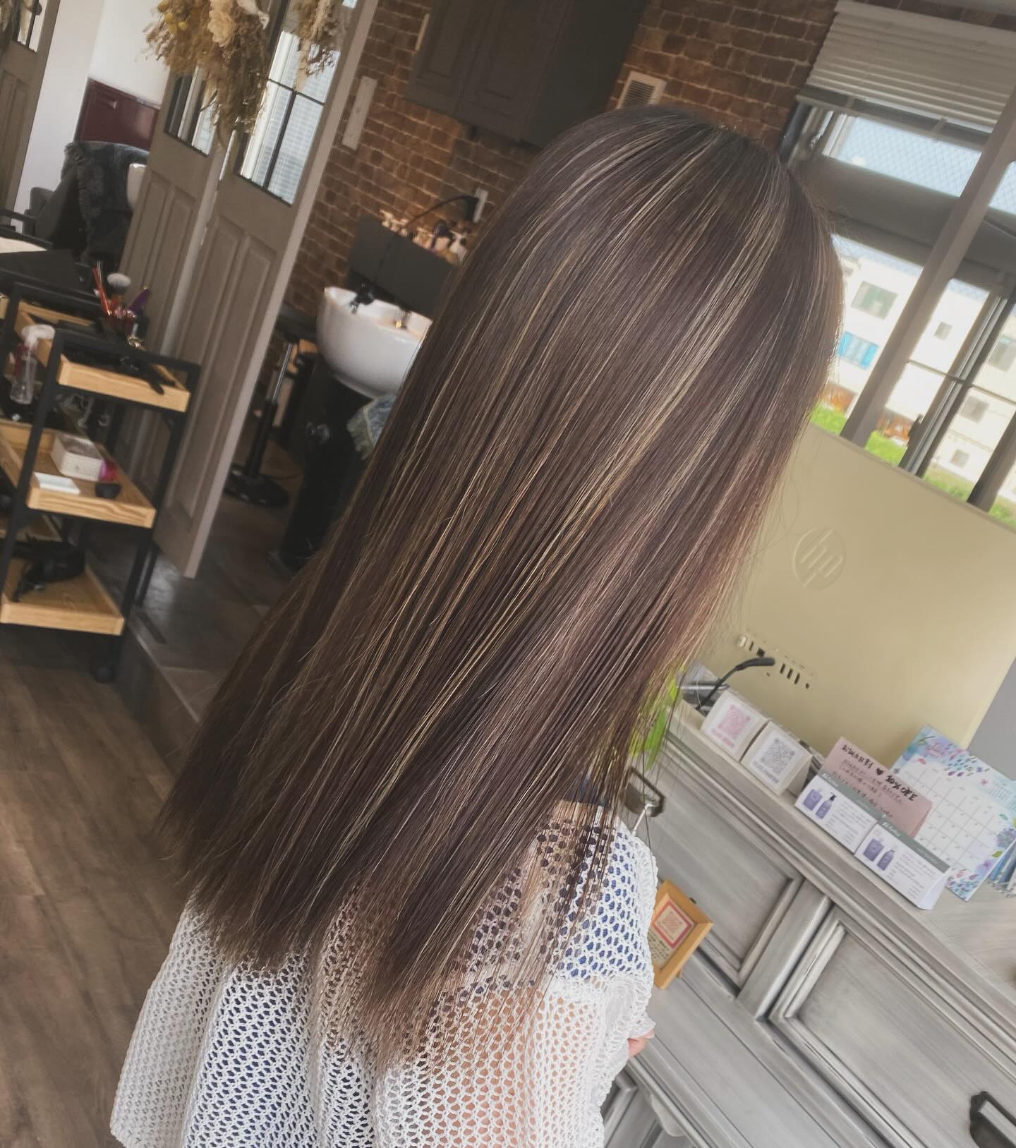.大人可愛いハイライト♡.#沖縄美容室#うるま美容室#カラー#ブリーチ#ケアブリーチ#ブリーチなし#縮毛矯正#ストレート#髪質改善#トリートメント#ハイライト#インナーカラー#バレイヤージュ#シャドールーツ#カット#ヘアセット#ヘアアレンジ#白髪染め#白髪ぼかし#フィヨーレ#沖縄移住#沖縄美容師#vimhair